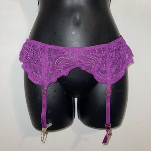 Purple garter belt size Lg /Xl